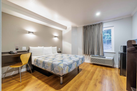 One Queen Bed Accessible
